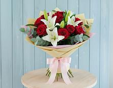 Букет цветов из:  Лилии и Розы в Марьино