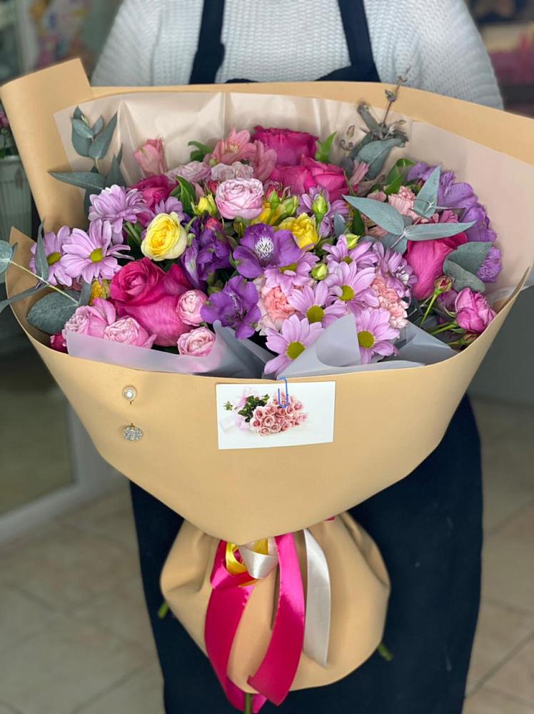 Букет цветов из: Хризантемы, Гвоздики и Альстромерии в Марьино