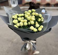 Букет Белые кустовые розы Солинеро в Марьино