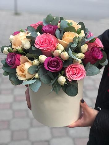 Цветочная композиция из Розы в шляпной коробке в Марьино