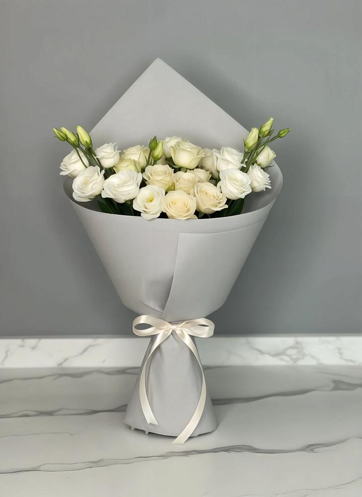 Букет цветов из: Розы и Лизиантусы в Марьино