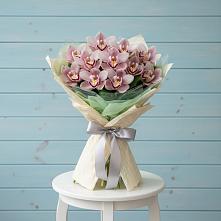 Букет цветов из:  Орхидеи и Розы в Марьино