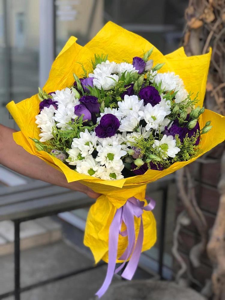 Букет цветов из: Ирисы, Хризантемы и Ромашки в Марьино