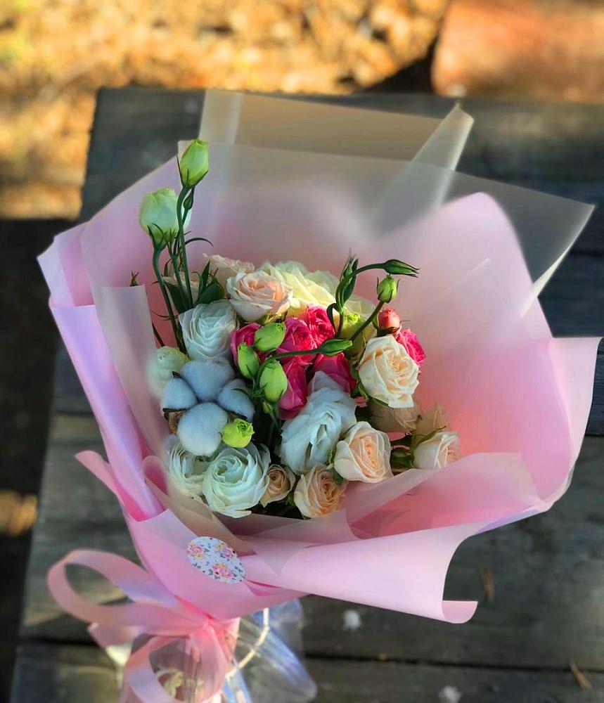 Букет цветов из: Розы и Лизиантусы в Марьино