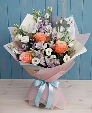 Букет цветов из:  Лизиантусы, Розы, Альстромерии и Гипсофила в Марьино