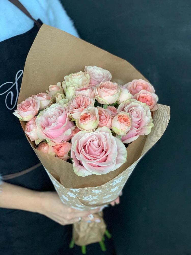 Букет цветов из: Хризантемы и Розы в Марьино