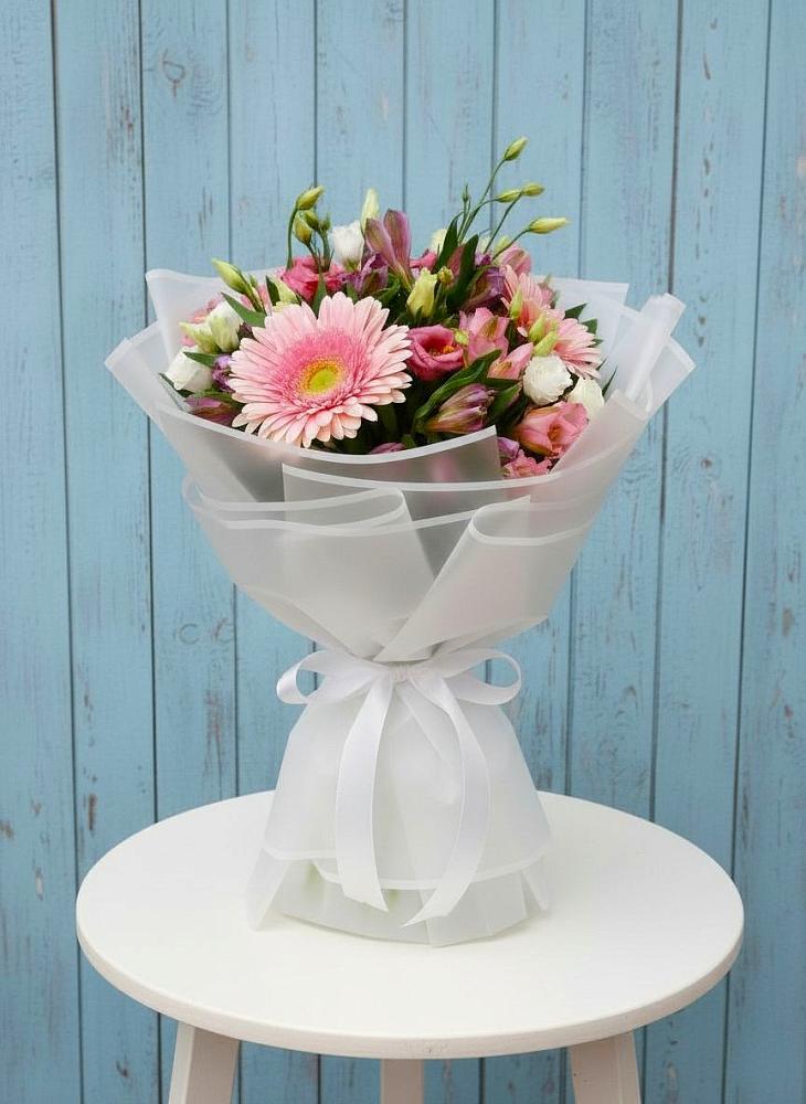 Букет цветов из: Герберы, Альстромерии и Лизиантусы в Марьино