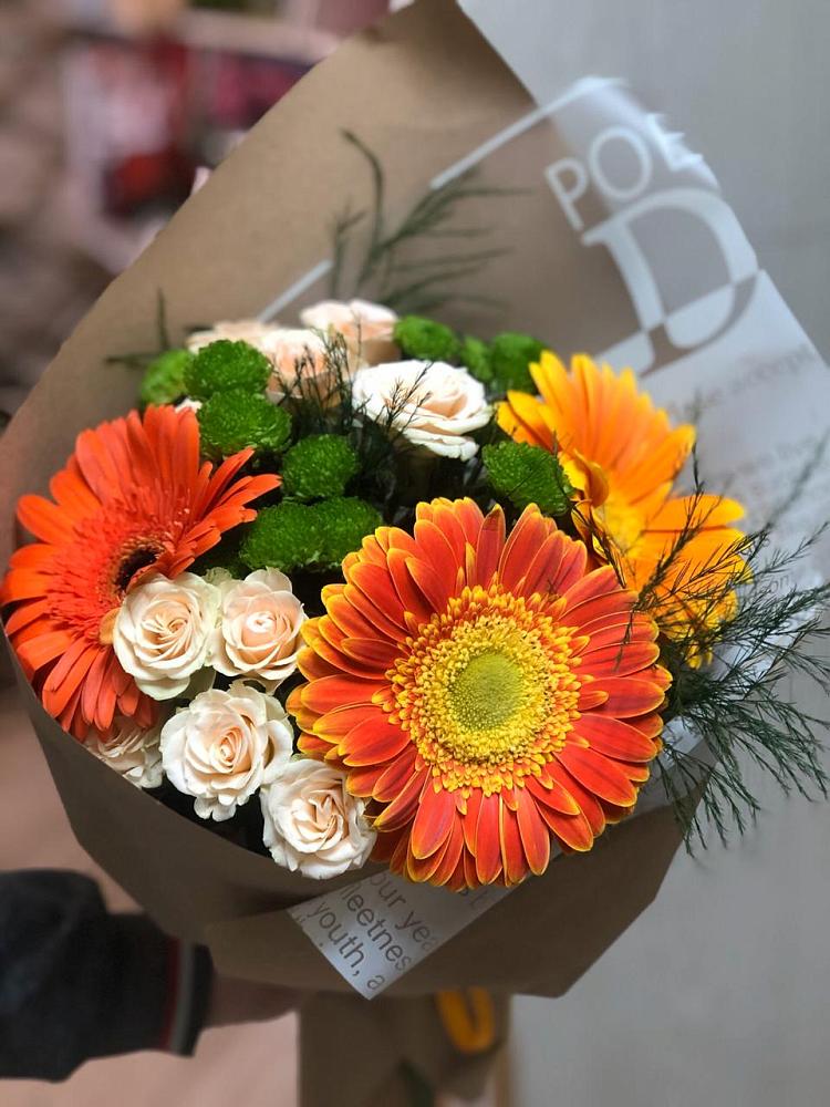 Букет цветов из: Герберы, Хризантемы и Розы в Марьино