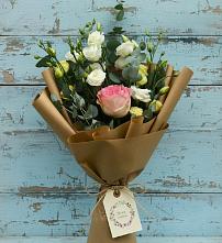 Букет цветов из:  Розы и Лизиантусы в Марьино