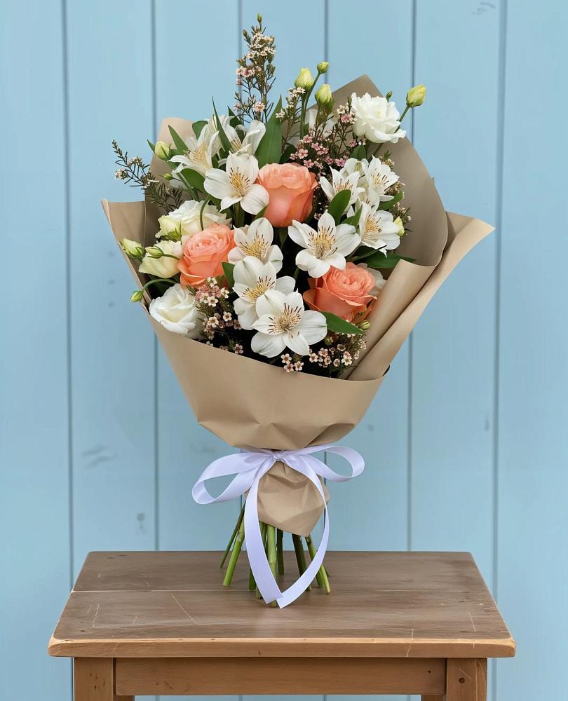Букет цветов из: Альстромерии, Лизиантусы, Розы и Хризантемы в Марьино