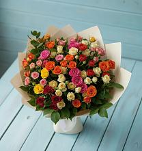 Букет Микс из разноцветных кустовых роз в Марьино